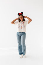 Load image into Gallery viewer, PRINCESSES CROPPED | CREAM ADULT TEE