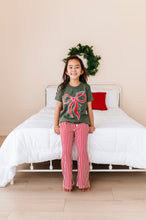 Load image into Gallery viewer, RED BOW (GREEN SHIRT) | Kids Tee
