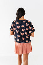 Load image into Gallery viewer, BLACK Piggy Pumpkins | ADULT Boxy Crop