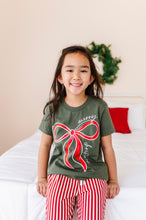 Load image into Gallery viewer, RED BOW (GREEN SHIRT) | Kids Tee