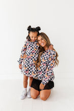 Load image into Gallery viewer, Checkered Minnie Pumpkins | KIDS 1/4th Zip Up