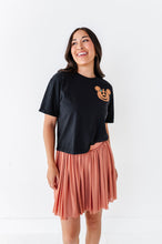 Load image into Gallery viewer, Pocket Mickey Pumpkin | ADULT *CROP* TEE