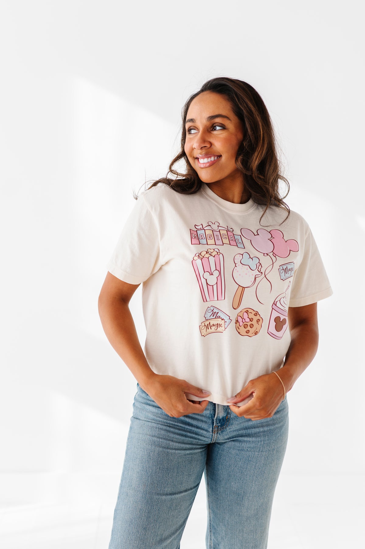 MAGICAL SNACKS CROPPED | CREAM ADULT TEE
