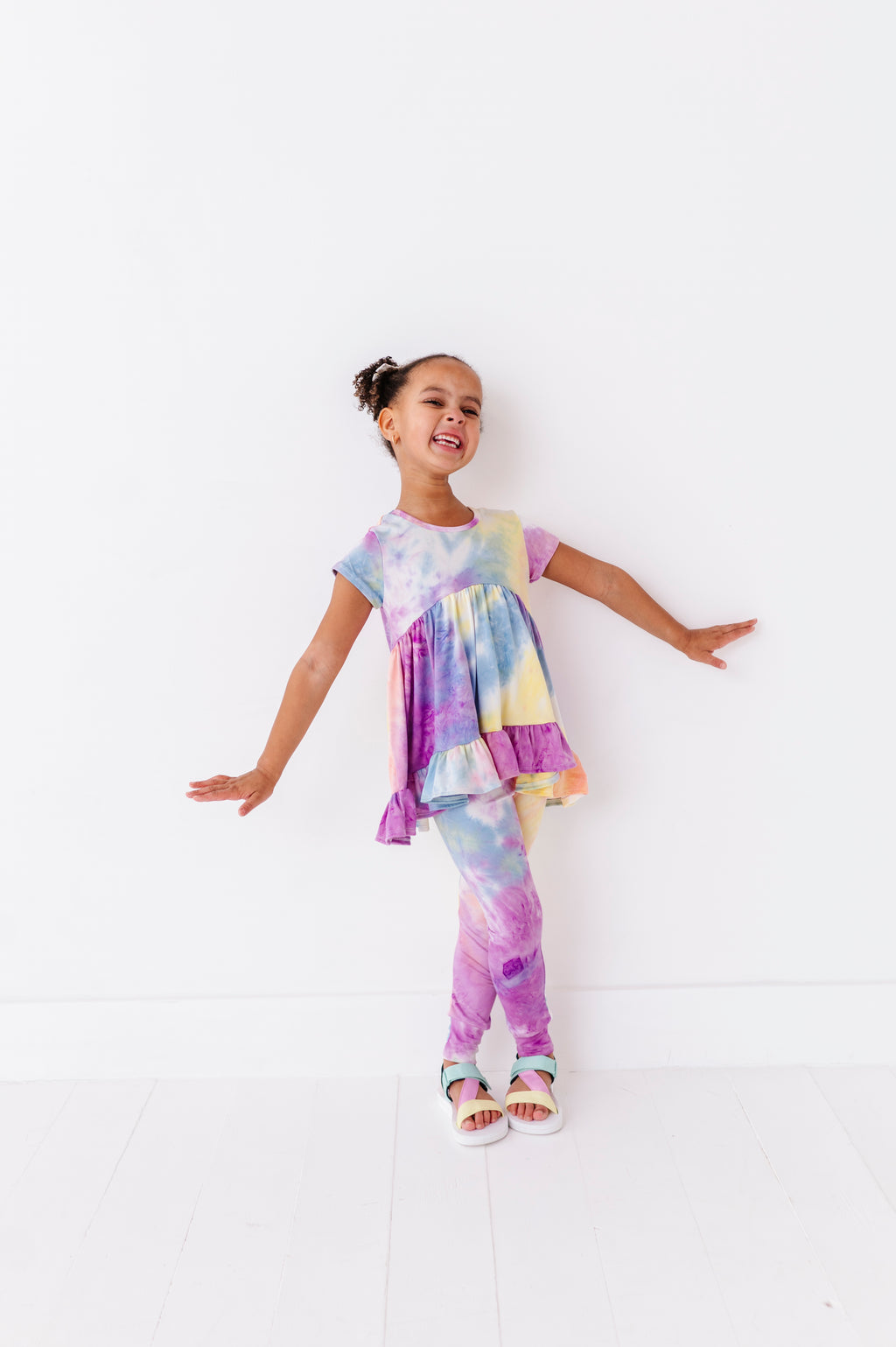 TIE-DYE SET EXCLUSIVE!