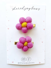 Load image into Gallery viewer, Pink Daisy | Felt Floral Hair Clips (2-pack)