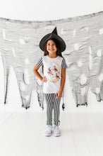 Load image into Gallery viewer, Good Ghouls Club | TEE