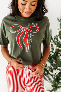 RED BOW (GREEN SHIRT) | Adult CROP