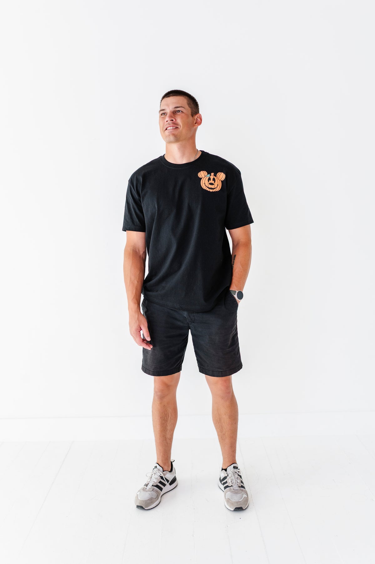 Pocket Mickey Pumpkin (BLACK) | ADULT UNISEX TEE