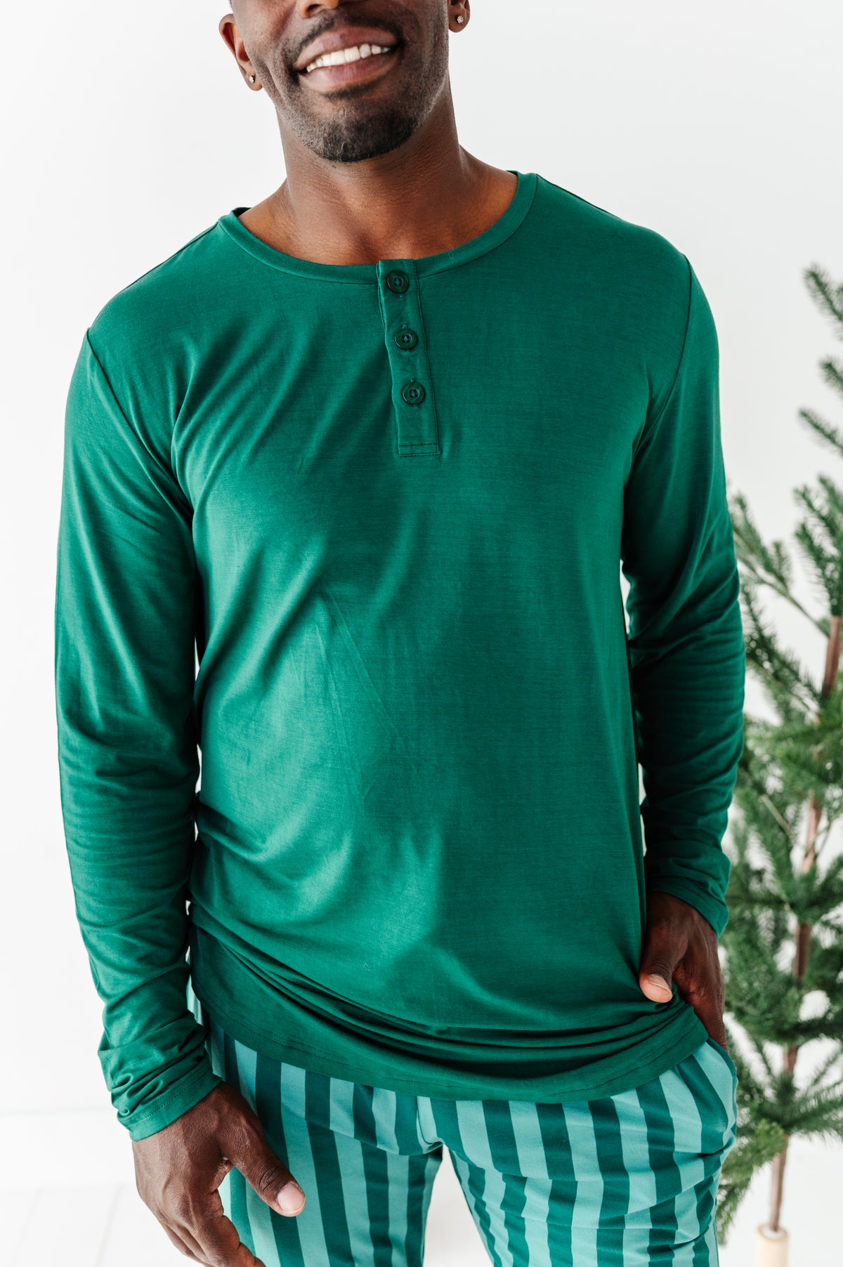 SOLID GREEN | MEN'S Henley Top