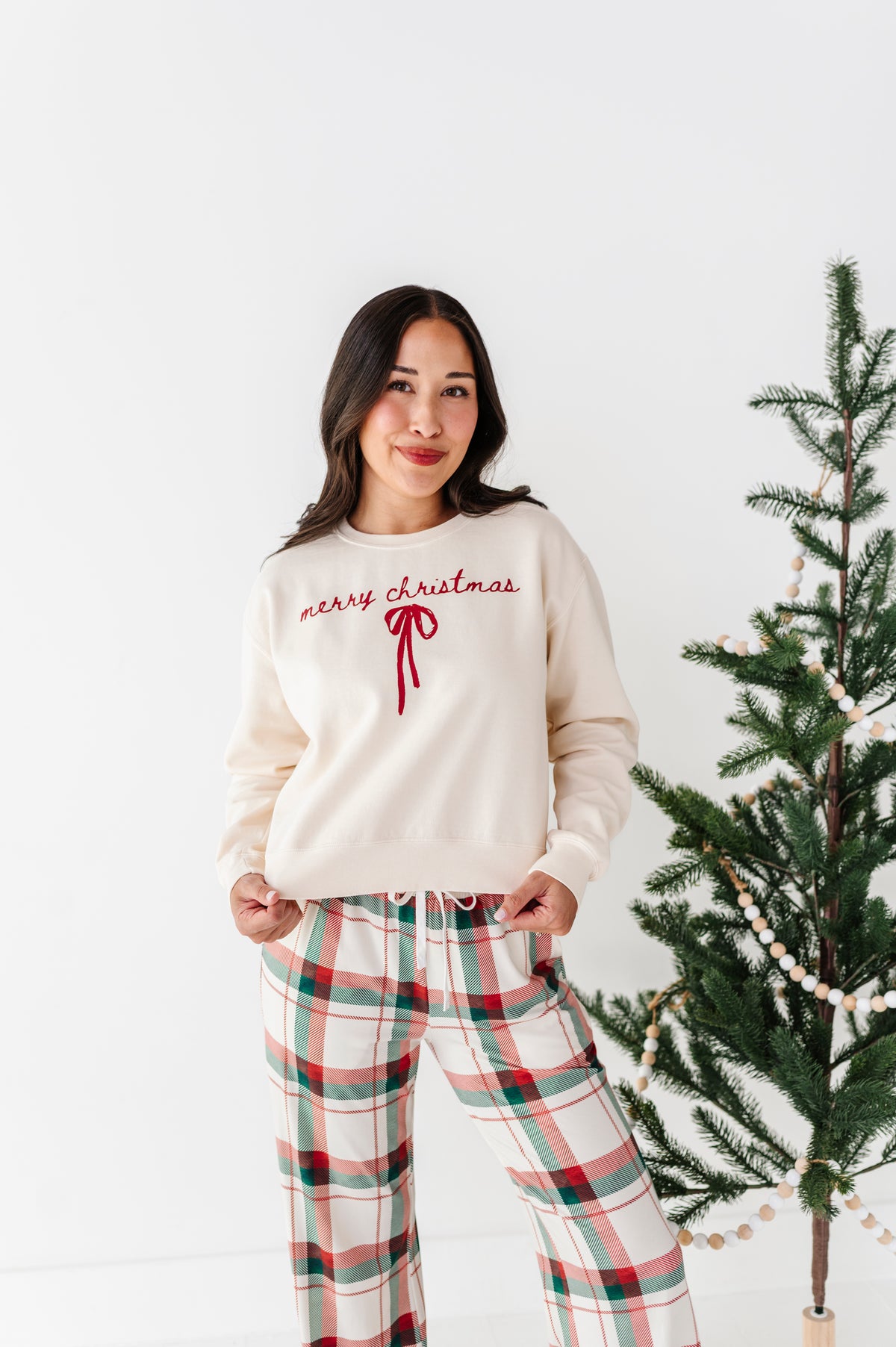Merry Christmas Bow | (CREAM) CROPPED SWEATSHIRT