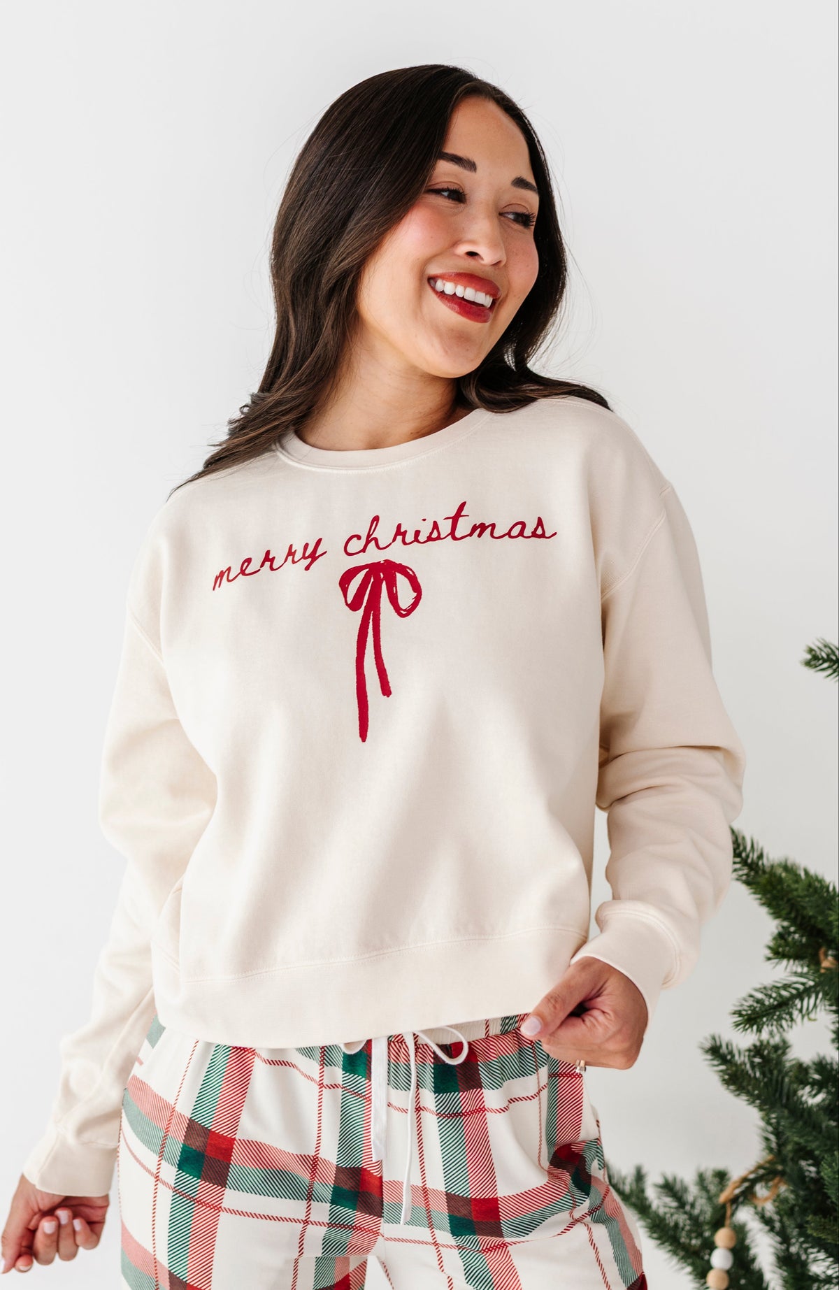 Merry Christmas Bow | (CREAM) CROPPED SWEATSHIRT