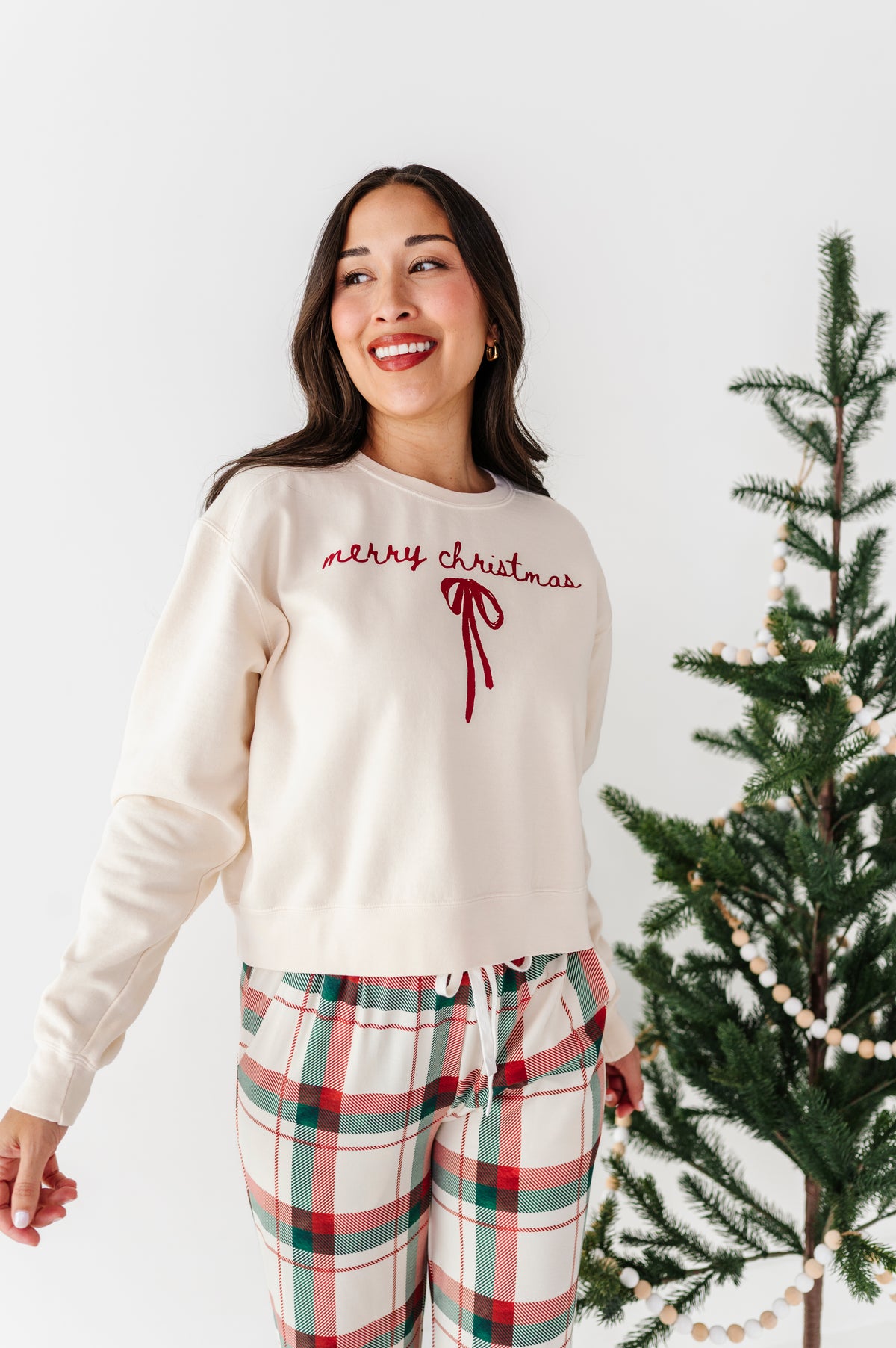 Merry Christmas Bow | (CREAM) CROPPED SWEATSHIRT