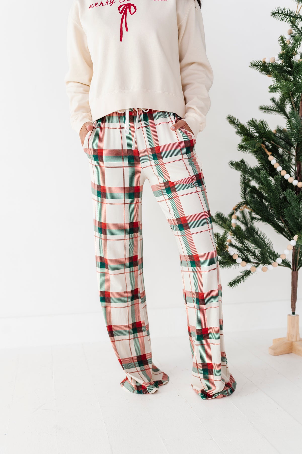 Merry Christmas Bow | (CREAM) CROPPED SWEATSHIRT