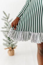 Load image into Gallery viewer, Green Stripes | NIGHTGOWN