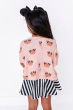 Load image into Gallery viewer, TAN Piggy Pumpkins | BOXY CROP