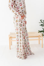 Load image into Gallery viewer, Classic Characters | WOMEN'S Pants