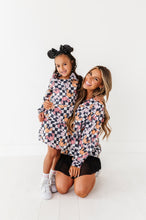 Load image into Gallery viewer, Checkered Minnie Pumpkins | KIDS 1/4th Zip Up