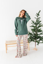 Load image into Gallery viewer, Merry Christmas Bow | (GREEN) FULL LENGTH SWEATSHIRT