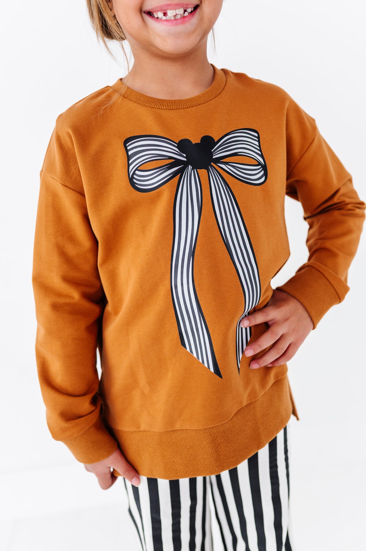 Stripe Mouse Bow (RUST) | SIDE SPLIT SWEATSHIRT