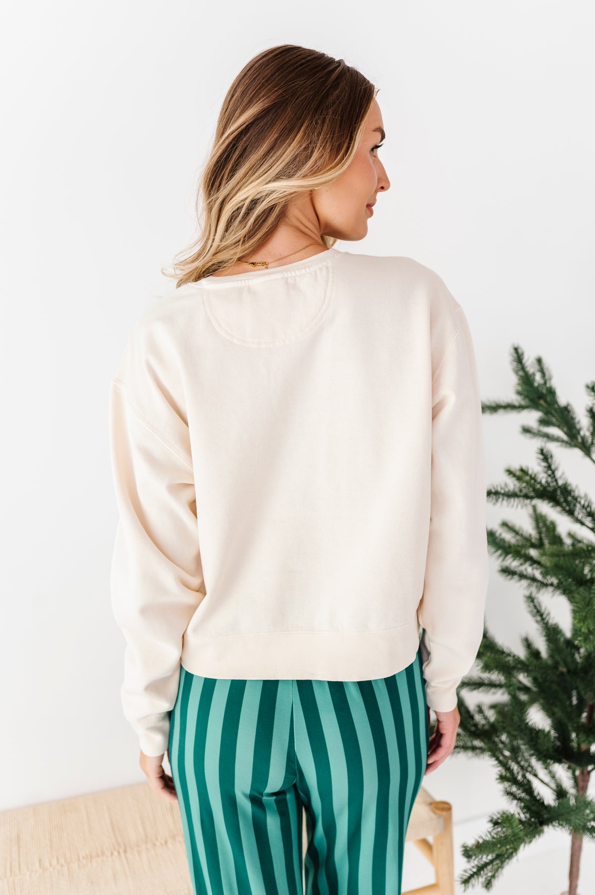 Cream Santa | CROPPED SWEATSHIRT