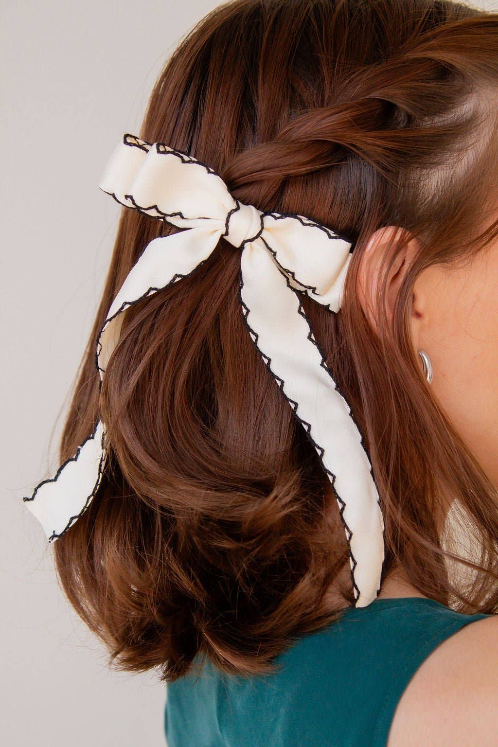 Cream + Black Scalloped Big Bow Clip