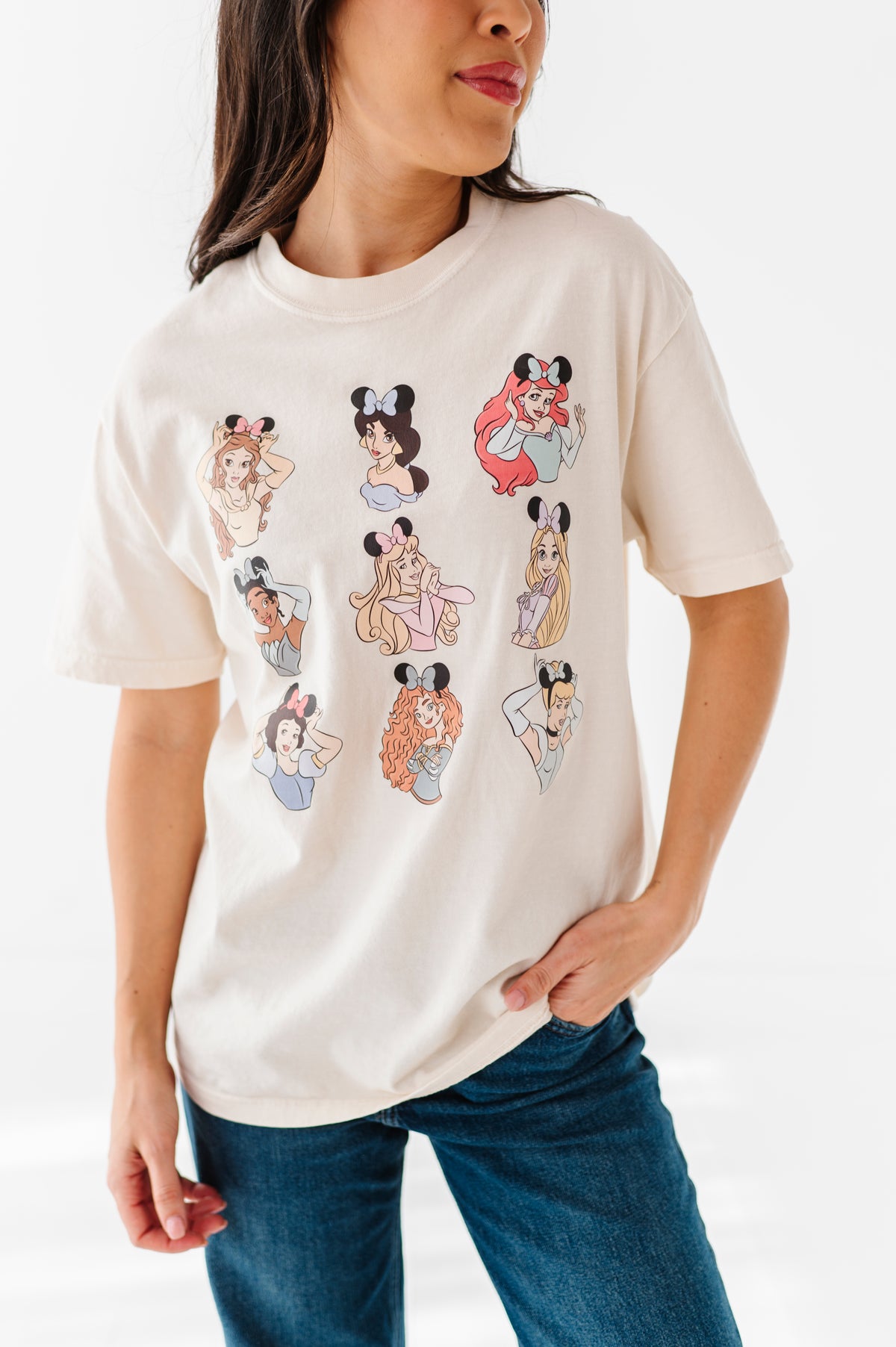 PRINCESSES | CREAM ADULT *FULL-LENGTH* TEE