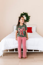 Load image into Gallery viewer, RED BOW (GREEN SHIRT) | Kids Tee