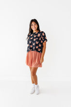 Load image into Gallery viewer, BLACK Piggy Pumpkins | ADULT Boxy Crop