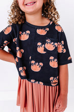 Load image into Gallery viewer, BLACK Piggy Pumpkins | BOXY CROP