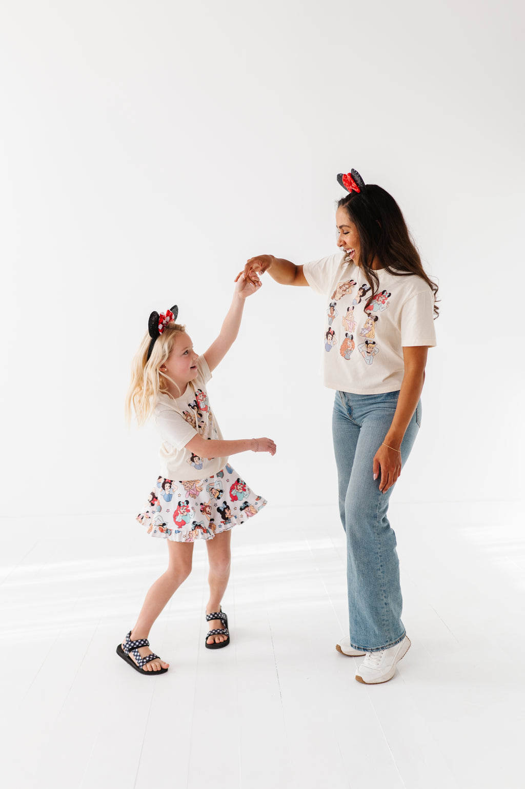 PRINCESSES CROPPED | CREAM ADULT TEE