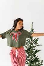 Load image into Gallery viewer, RED BOW (GREEN SHIRT) | Adult CROP