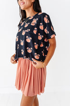 Load image into Gallery viewer, BLACK Piggy Pumpkins | ADULT Boxy Crop