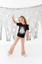 Load image into Gallery viewer, Lacey the Ghost | TEE
