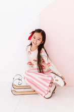 Load image into Gallery viewer, Pink Santas | PEPLUM