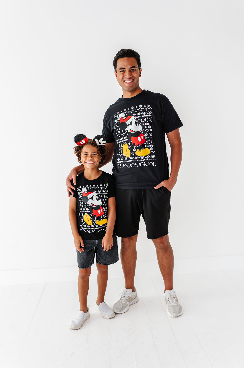 Sweater Print Mickey | ADULT Black UNISEX TEE