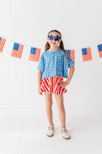 Load image into Gallery viewer, BLUE Stars | BOXY CROP