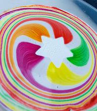 Load image into Gallery viewer, STAR | Special Effect Rainbow Bath Bomb