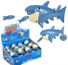 Load image into Gallery viewer, PULL-STRING SHARK BATH TOY